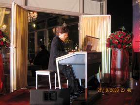 美酒迎嘉宾－日本双排键电子琴演奏家“神田 将”欢迎酒会记 